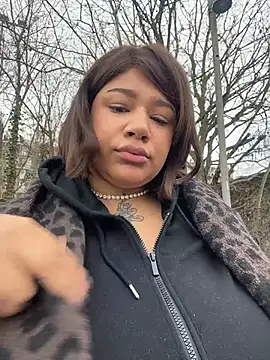 Snapshot of IamSashaLuv chatting on December 2025 09:40:02 AM IamSashaLuv online show from December 2025 09:40:02 AM