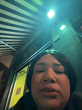 Snapshot of IamSashaLuv chatting on December 2025 05:57:01 AM IamSashaLuv online show from December 2025 05:57:01 AM