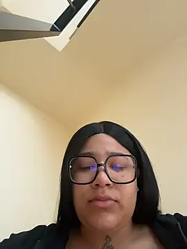 Snapshot of IamSashaLuv chatting on January 2026 09:14:01 AM IamSashaLuv online show from January 2026 09:14:01 AM