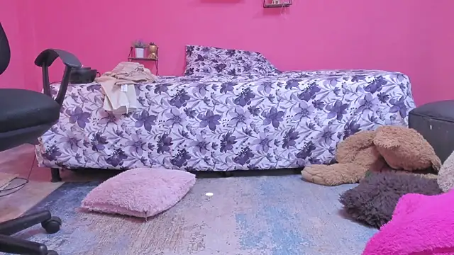 Emma lean online show from December 2024 04:47:02 PM