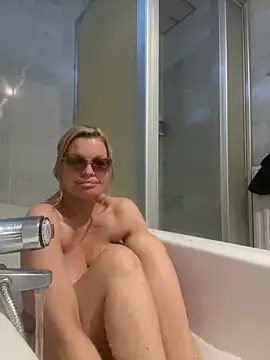 Lisavontease online show from February 2026 03:15:02 PM