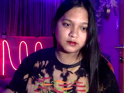 Snapshot of EmpressYna chatting on September 2025 06:11:02 PM EmpressYna online show from September 2025 06:11:02 PM