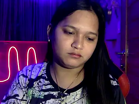 Snapshot of EmpressYna chatting on October 2025 07:45:02 PM EmpressYna online show from October 2025 07:45:02 PM