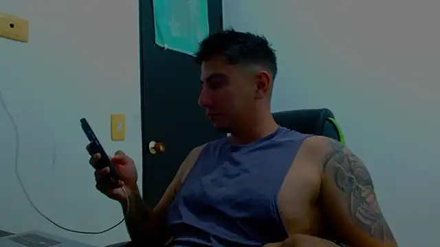 Snapshot of jimmy_scoot chatting on April 2026 05:32:01 PM jimmy scoot online show from April 2026 05:32:01 PM