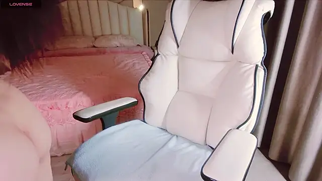 Snapshot of Girl__Funny chatting on January 2025 04:13:02 PM Girl  Funny online show from January 2025 04:13:02 PM