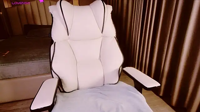 Snapshot of Girl__Funny chatting on September 2025 05:51:02 PM Girl  Funny online show from September 2025 05:51:02 PM