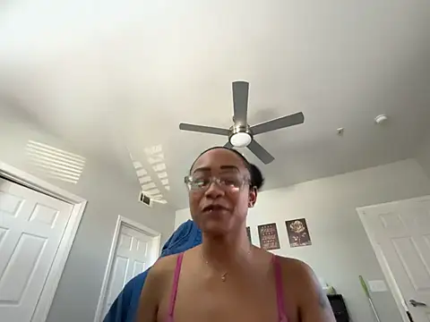 RylHoneyy online show from February 2026 05:28:01 PM