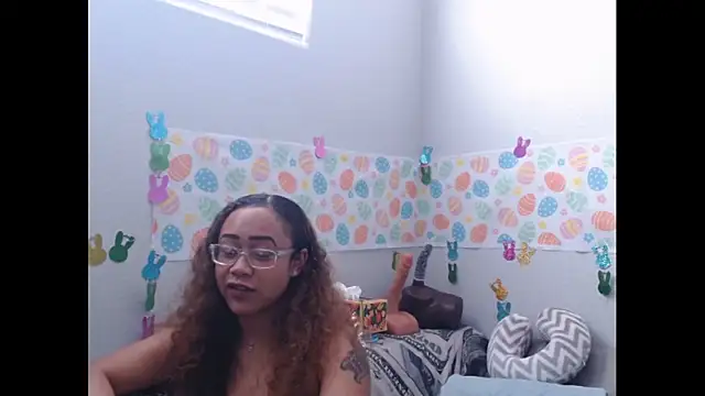 RylHoneyy online show from April 2026 06:27:02 PM