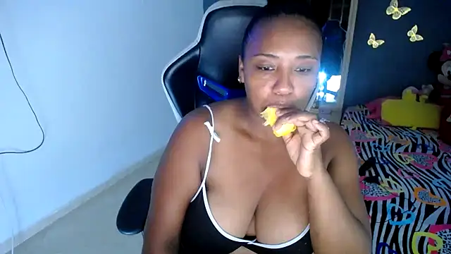 marysol83 online show from April 2026 01:19:02 AM