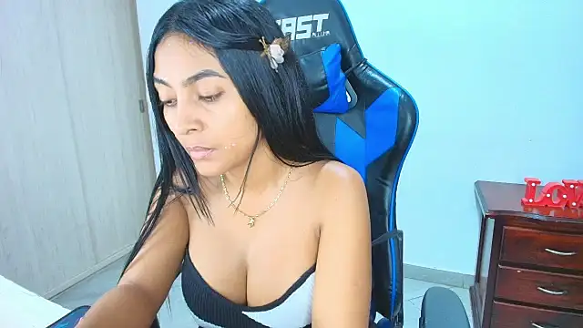 sophiax-x online show from October 2025 04:46:01 PM