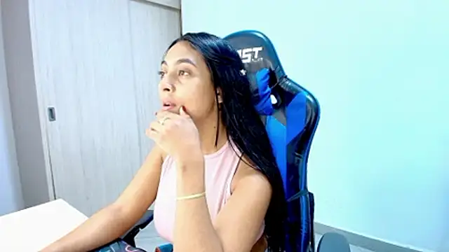 sophiax-x online show from January 2026 02:24:01 AM