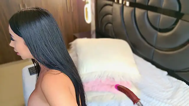 sarahgrey18 online show from February 2025 02:25:02 PM