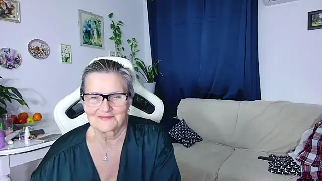 Selenna57 online show from January 2026 06:44:02 PM