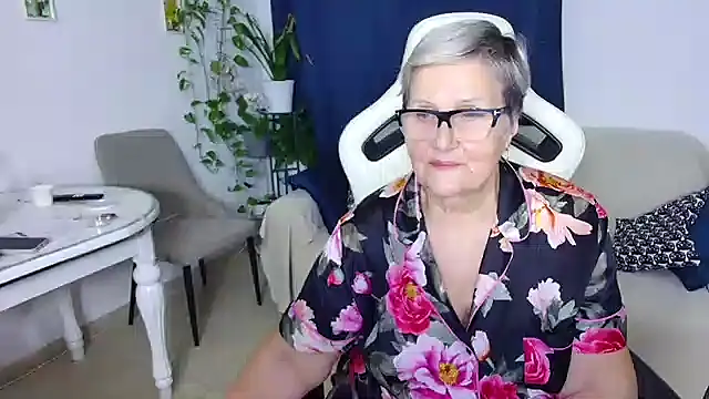 Selenna57 online show from February 2026 07:18:01 PM