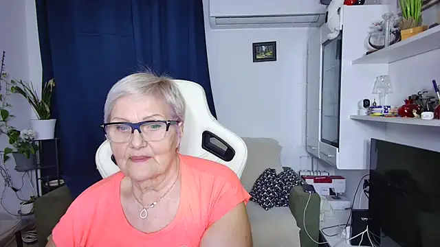 Selenna57 online show from April 2026 05:35:01 PM