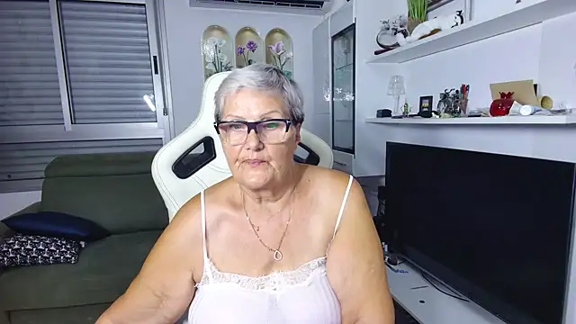 Snapshot of Selenna57 chatting on July 2026 05:16:01 PM Selenna57 online show from July 2026 05:16:01 PM