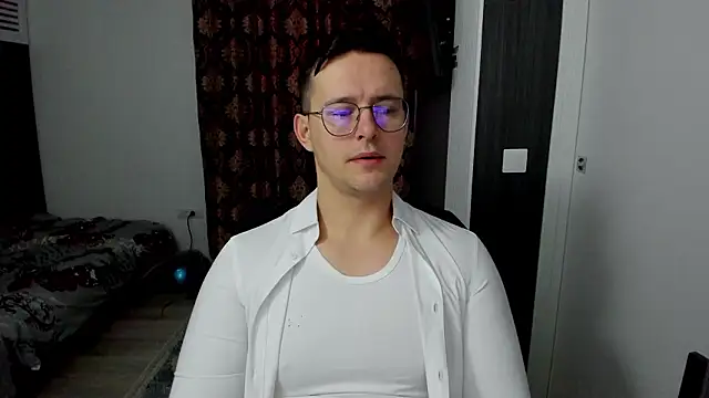 sexxymuscles4u online show from February 2026 07:45:01 AM