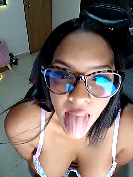 nashiira  online show from May 2026 09:55:02 PM