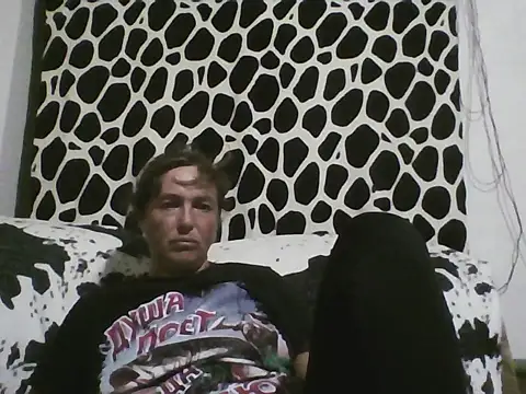 Snapshot of CathySuns chatting on October 2025 06:37:01 PM CathySuns online show from October 2025 06:37:01 PM