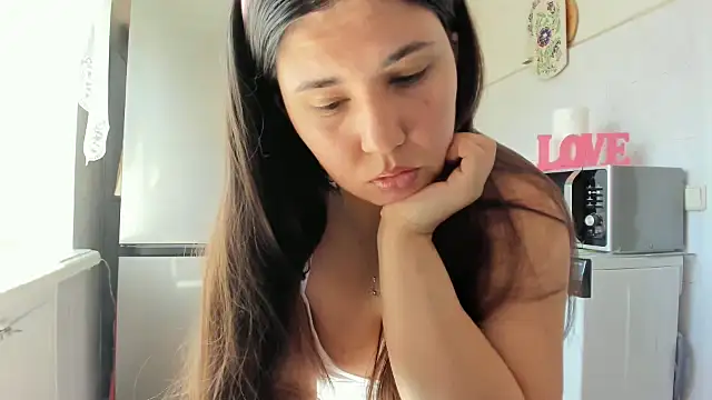 Snapshot of MiaMarrone chatting on May 2026 11:09:02 AM MiaMarrone online show from May 2026 11:09:02 AM