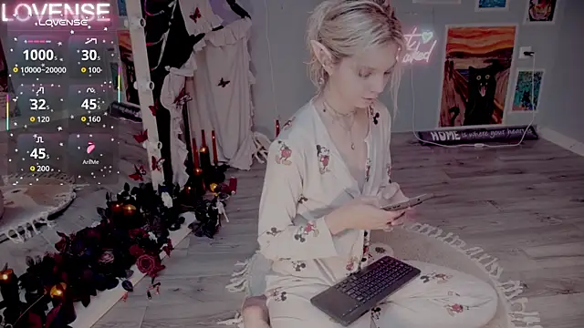 Careful i bite online show from November 2025 05:28:02 AM