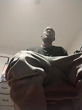 Makeyoucumallover online show from November 2025 10:15:01 AM