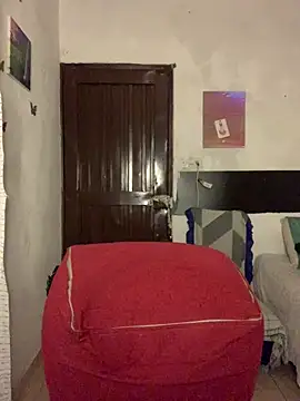 Estefani 32 online show from July 2026 08:01:01 PM