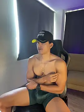 Liam V online show from March 2026 02:33:02 PM