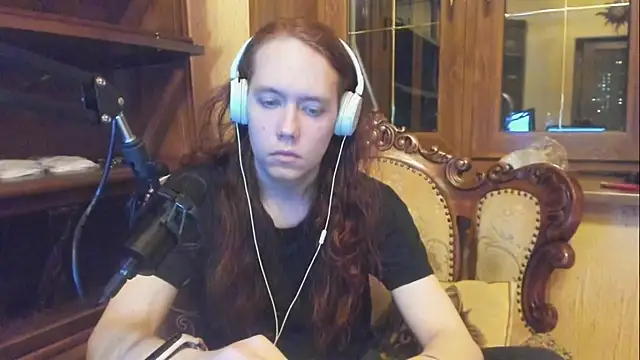 Snapshot of DavisKinky chatting on March 2025 07:42:02 PM DavisKinky online show from March 2025 07:42:02 PM