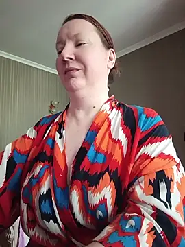 Snapshot of GoddessLara chatting on June 2026 01:37:01 AM GoddessLara online show from June 2026 01:37:01 AM