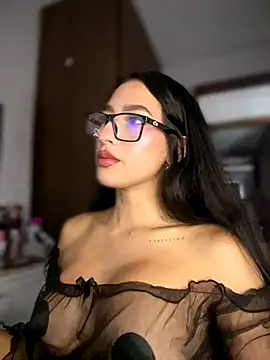 DulceLenns online show from December 2025 07:53:01 PM