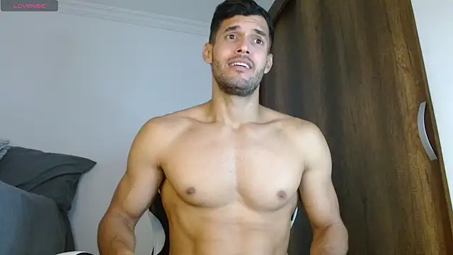 Noah jhonsonn online show from December 2024 02:22:01 PM