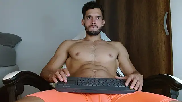 Noah jhonsonn online show from January 2025 05:37:01 AM