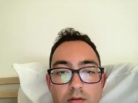 freshmanxxl98 online show from June 2026 05:25:01 PM