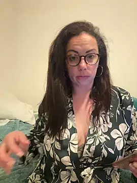 kymii online show from May 2026 07:43:02 PM