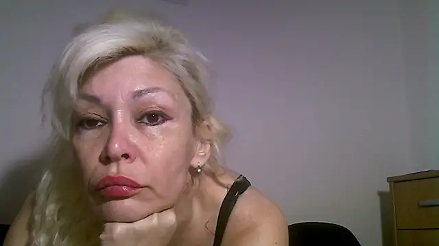 Snapshot of EvaaMina chatting on April 2026 01:35:01 PM EvaaMina online show from April 2026 01:35:01 PM
