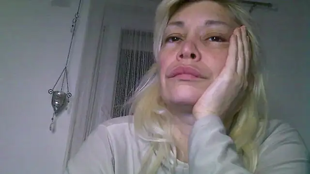 Snapshot of EvaaMina chatting on May 2026 06:13:01 PM EvaaMina online show from May 2026 06:13:01 PM