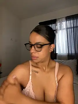 trianawhite online show from May 2026 04:50:01 PM