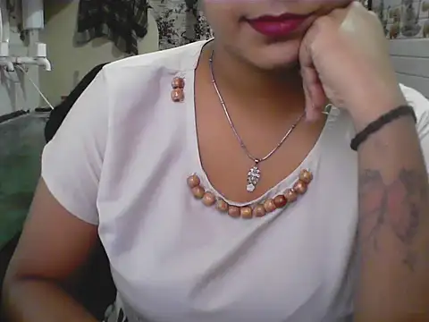 Snapshot of LovingPihu chatting on June 2026 05:12:01 AM LovingPihu online show from June 2026 05:12:01 AM