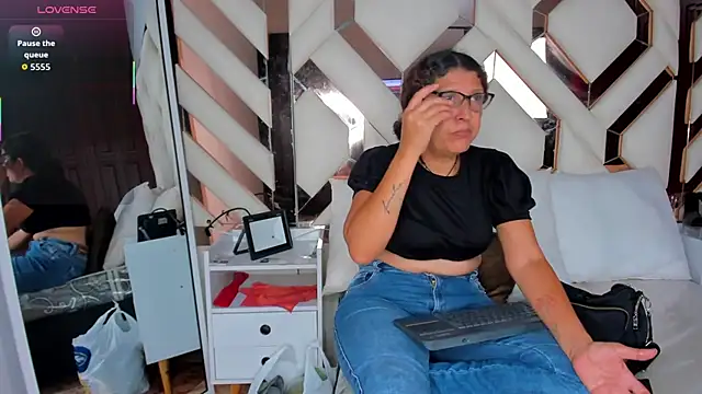 Keyla Milf online show from December 2025 03:13:01 AM