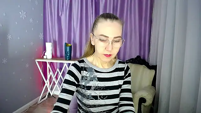 queen a n i online show from January 2025 12:27:01 PM