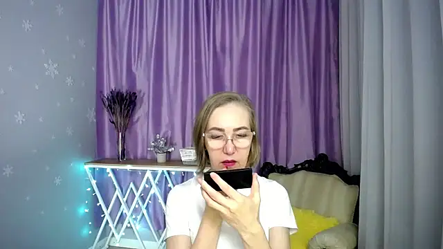 queen a n i online show from March 2026 07:52:02 AM