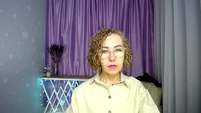 Snapshot of queen_a_n_i chatting on June 2026 04:58:02 AM queen a n i online show from June 2026 04:58:02 AM