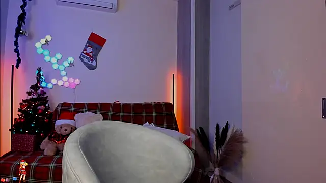 victorias world online show from December 2024 04:24:02 PM