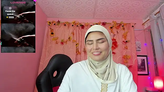 Snapshot of DarshaKhemu chatting on January 2025 12:33:01 AM DarshaKhemu online show from January 2025 12:33:01 AM