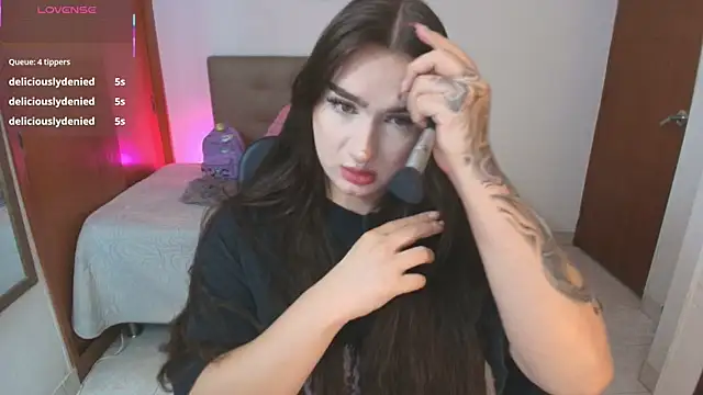 Miley Baker online show from April 2026 01:13:01 PM