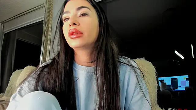 Naila18 online show from January 2026 04:18:01 AM