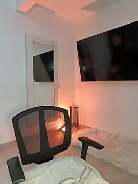 kem hott online show from October 2025 05:30:02 AM