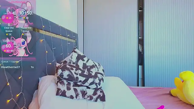 Mia Tin online show from March 2025 08:47:02 AM