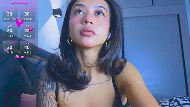 Mia Tin online show from October 2025 05:14:01 PM